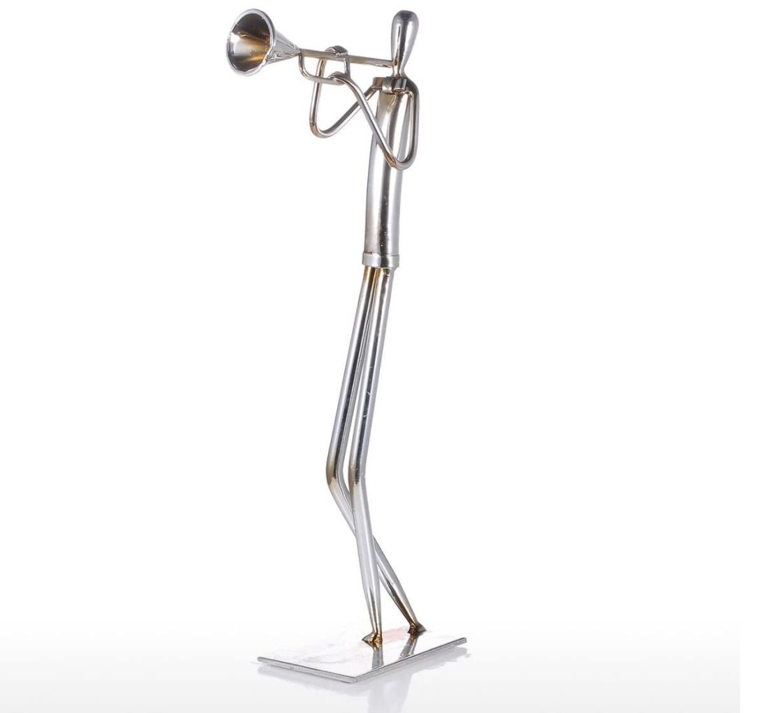 Escultura metal trompetista