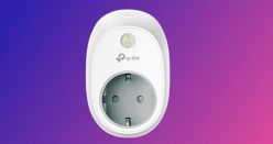 El enchufe inteligente TP-Link HS100 con Alexa y Google Home de oferta por solo 9,9€
